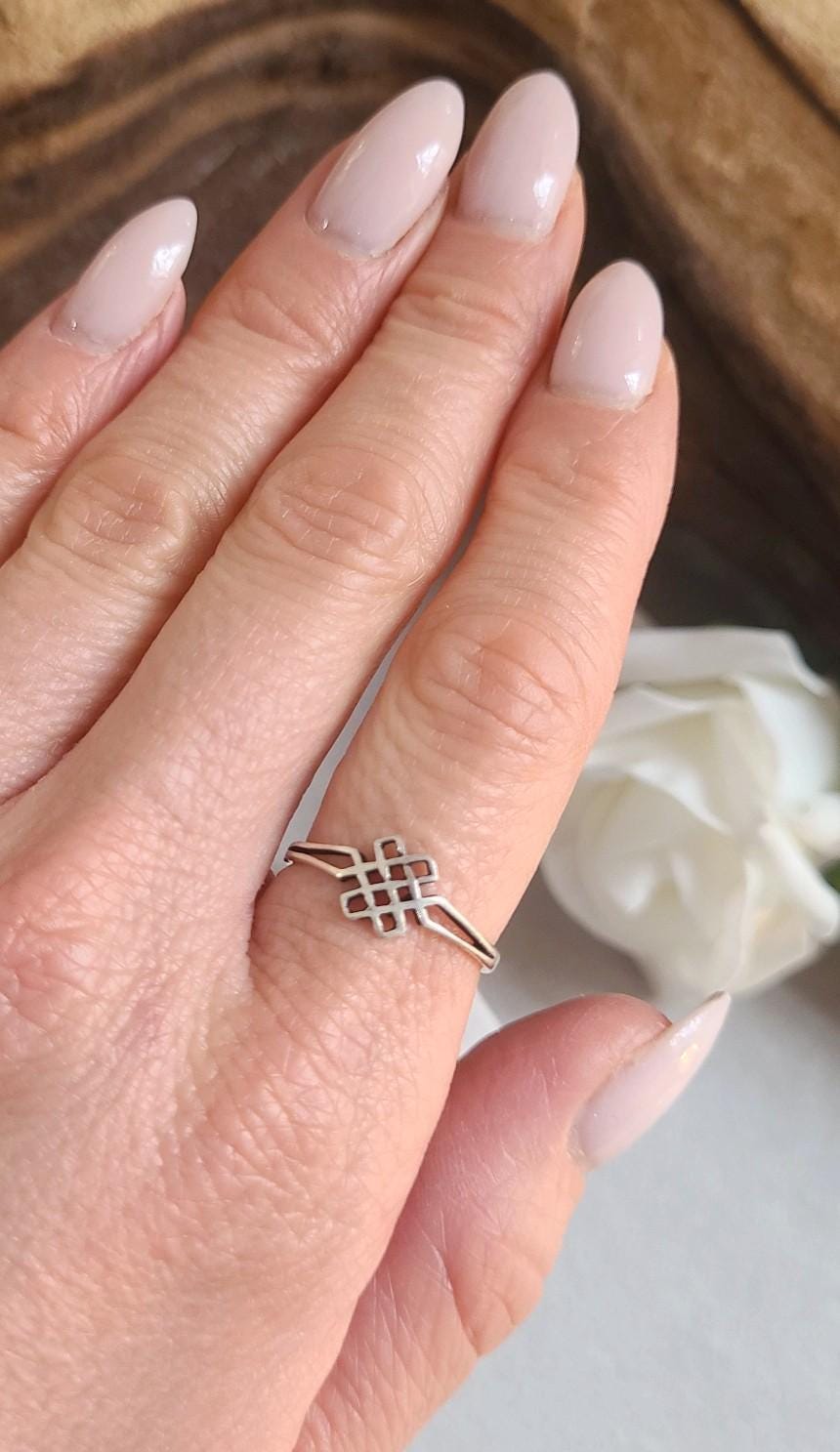 Silver Plated Delicate Line Ring – Minimal Open Design Band – Everyday Modern Jewellery Gift