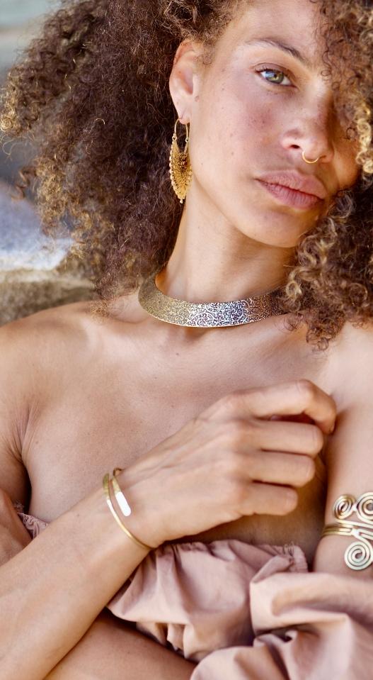 Golden choker necklace / Unique Flower design / Ethnic necklace / Gift / Silver / Statement / Luxurious / Modern / Minimal / Elegant / Brass