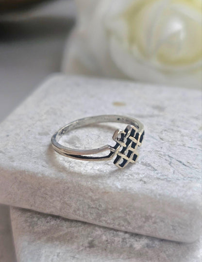 Silver Plated Delicate Line Ring – Minimal Open Design Band – Everyday Modern Jewellery Gift