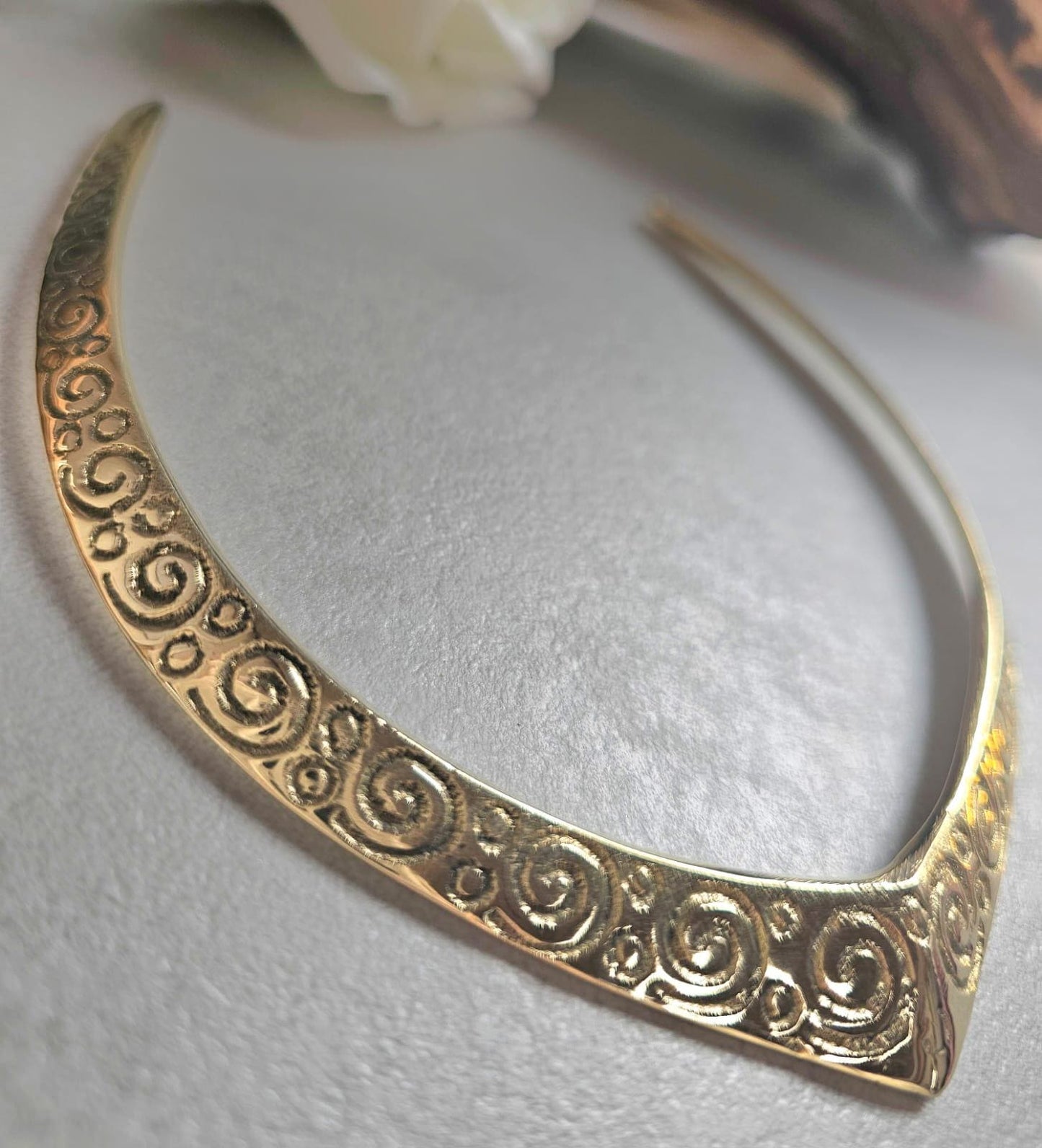 Raw Brass Choker Necklace – Engraved Swirl Statement Collar – Boho Tribal Jewellery – Nickel & Lead Free Hypoallergenic Gift for Her