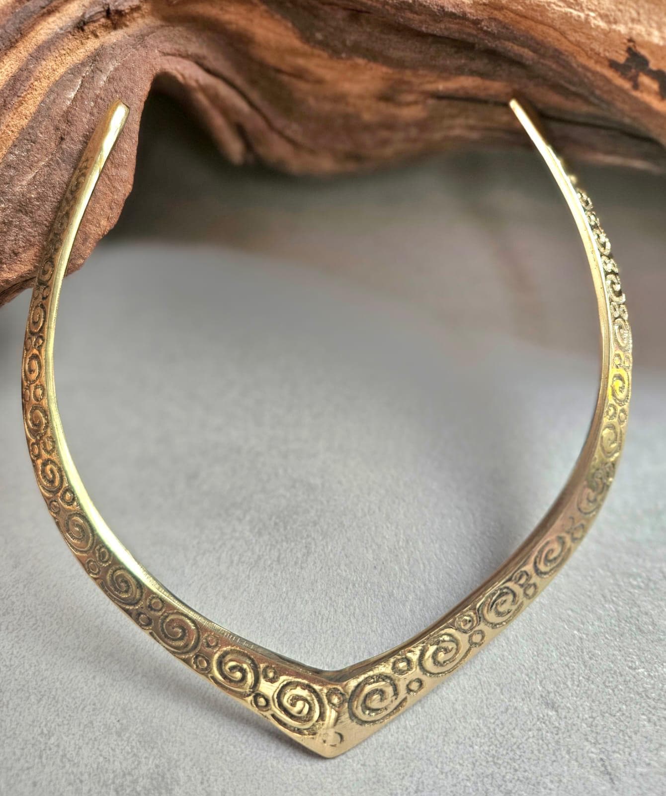 Raw Brass Choker Necklace – Engraved Swirl Statement Collar – Boho Tribal Jewellery – Nickel & Lead Free Hypoallergenic Gift for Her