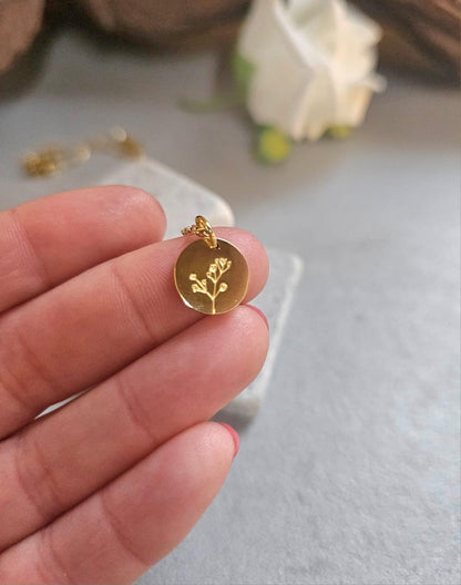 Stainless Steel Botanical Disc Necklace – Gold Minimal Flower Pendant – Waterproof Dainty Layering Necklace – Everyday Jewellery Gift for He