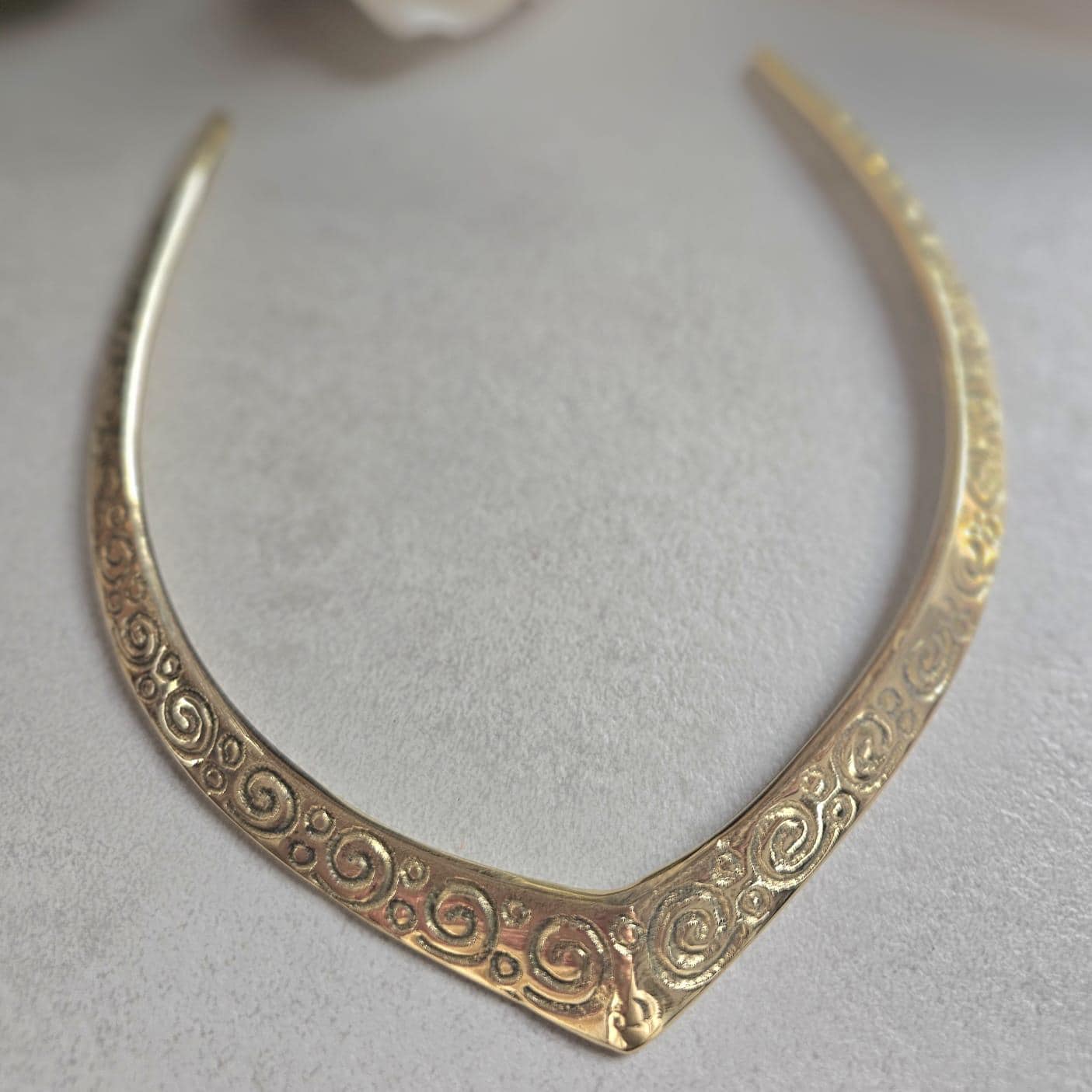 Raw Brass Choker Necklace – Engraved Swirl Statement Collar – Boho Tribal Jewellery – Nickel & Lead Free Hypoallergenic Gift for Her