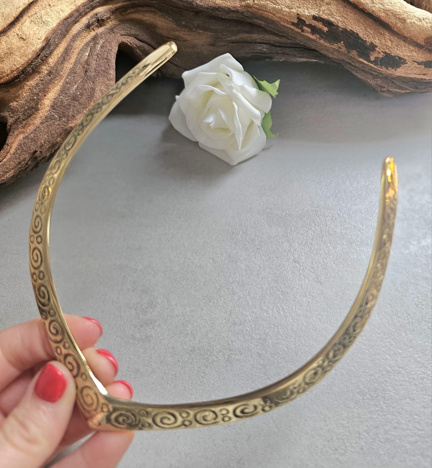 Raw Brass Choker Necklace – Engraved Swirl Statement Collar – Boho Tribal Jewellery – Nickel & Lead Free Hypoallergenic Gift for Her