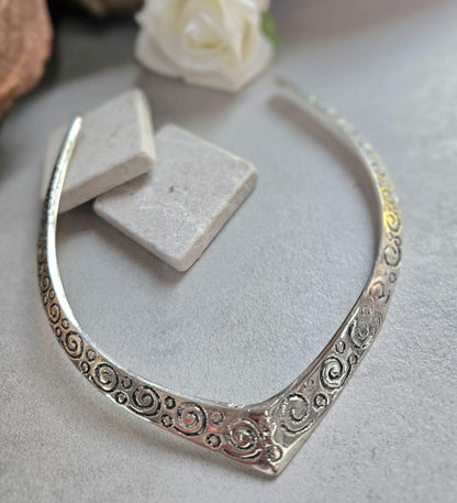 Raw Brass Choker Necklace – Engraved Swirl Statement Collar – Boho Tribal Jewellery – Nickel & Lead Free Hypoallergenic Gift for Her