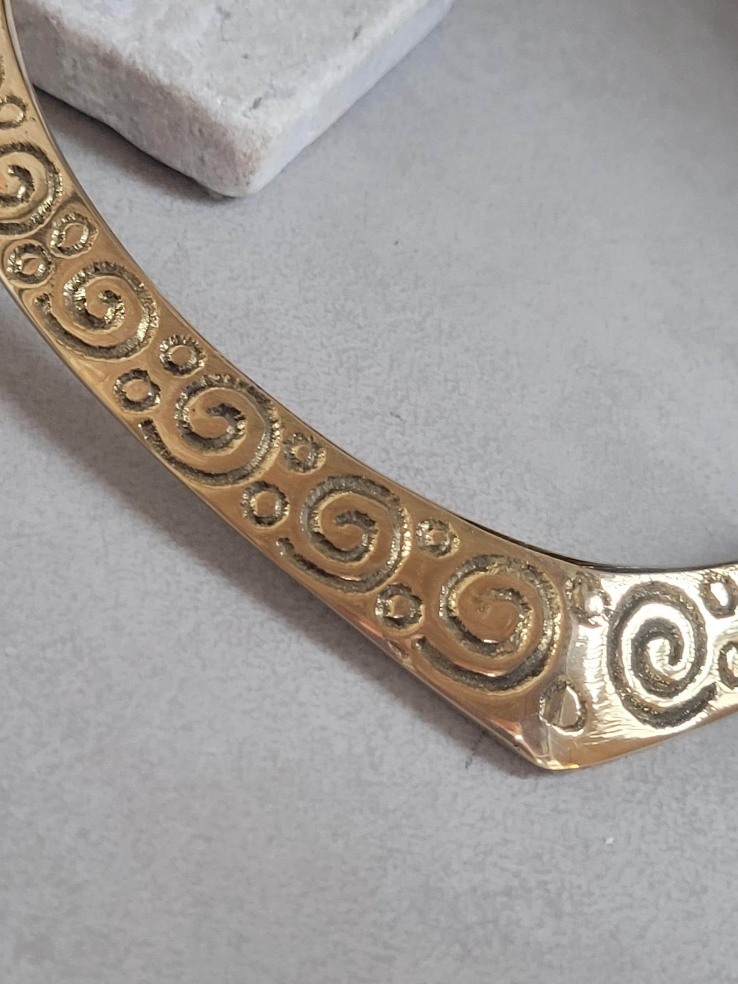 Raw Brass Choker Necklace – Engraved Swirl Statement Collar – Boho Tribal Jewellery – Nickel & Lead Free Hypoallergenic Gift for Her