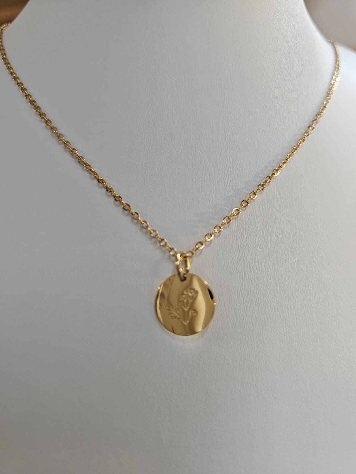 Stainless Steel Botanical Disc Necklace – Gold Minimal Flower Pendant – Waterproof Dainty Layering Necklace – Everyday Jewellery Gift for He