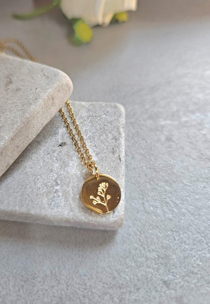 Stainless Steel Botanical Disc Necklace – Gold Minimal Flower Pendant – Waterproof Dainty Layering Necklace – Everyday Jewellery Gift for He