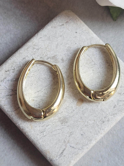 18K Gold Plated Hoop Earrings | Lightweight Chunky Huggie Hoops | Minimalist Everyday Gold Earrings | Small Oval Hoops | Gift for Her