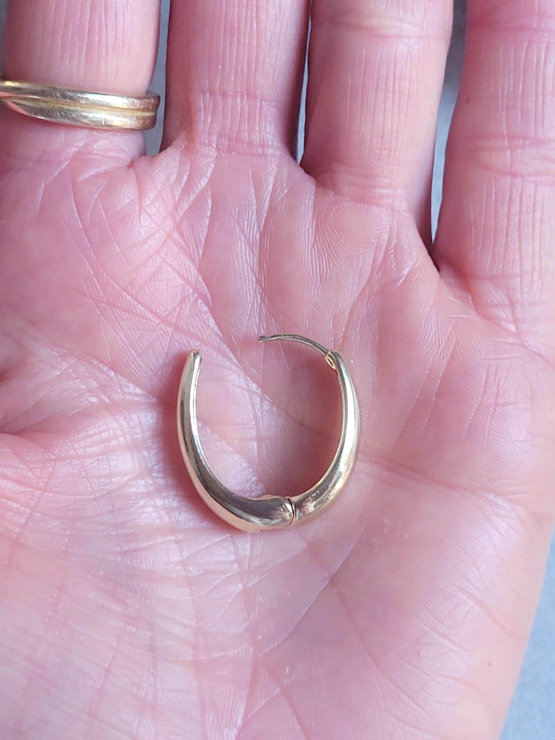 18K Gold Plated Hoop Earrings | Lightweight Chunky Huggie Hoops | Minimalist Everyday Gold Earrings | Small Oval Hoops | Gift for Her