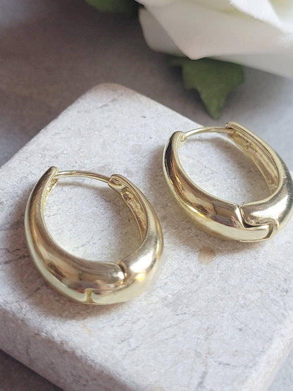 18K Gold Plated Hoop Earrings | Lightweight Chunky Huggie Hoops | Minimalist Everyday Gold Earrings | Small Oval Hoops | Gift for Her