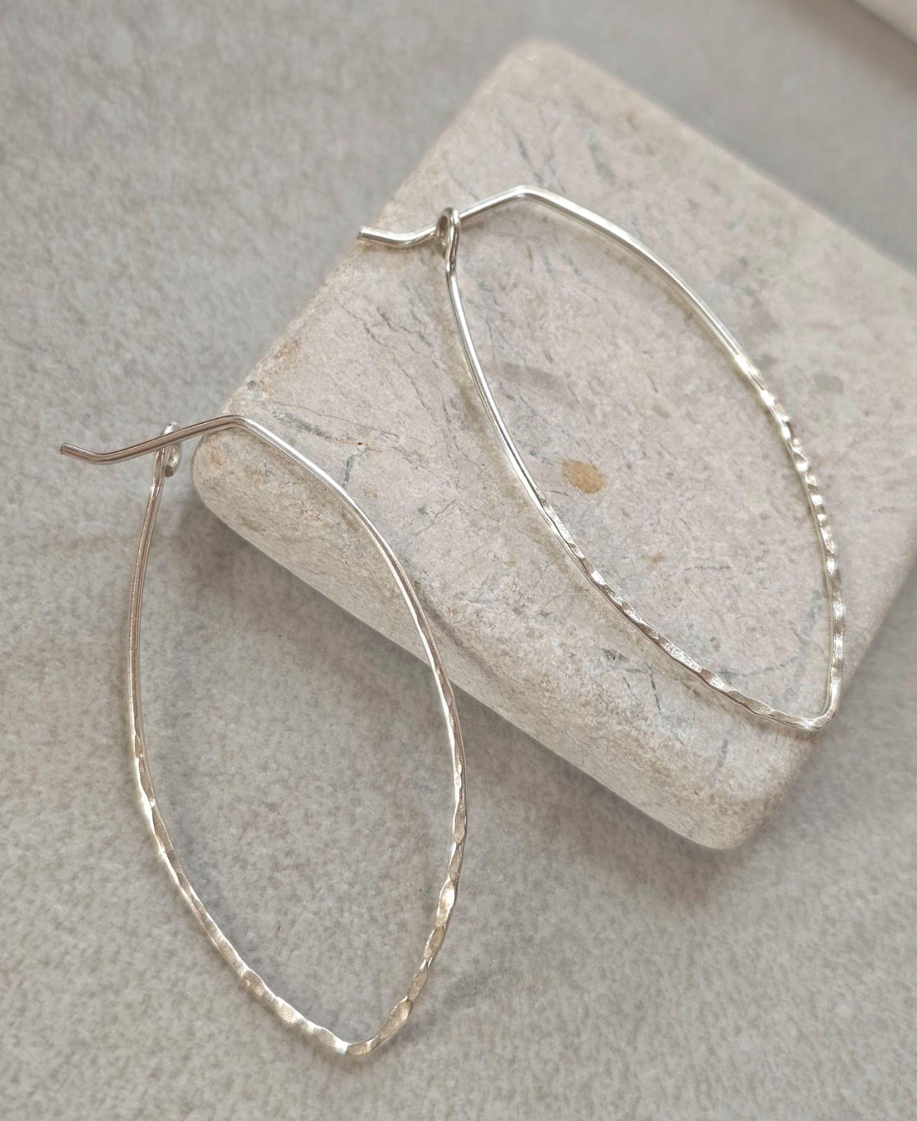 Silver Hoop Earrings, Lightweight Hammered Hoops, Minimalist Silver Earrings, Geometric Oval Hoops, Everyday Jewellery, Gift for Her