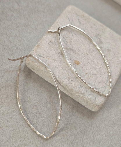 Silver Hoop Earrings, Lightweight Hammered Hoops, Minimalist Silver Earrings, Geometric Oval Hoops, Everyday Jewellery, Gift for Her