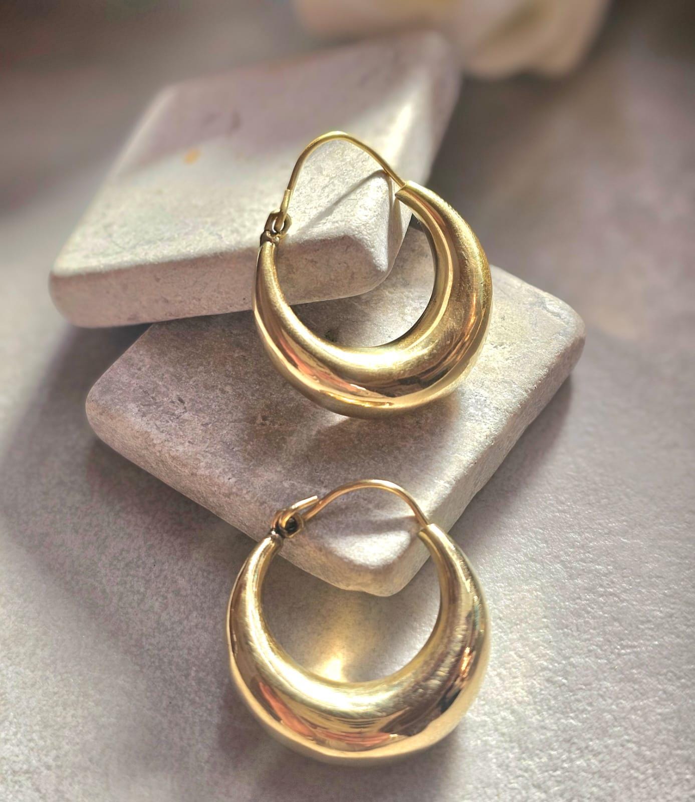 Chunky Brass Hoop Earrings, Raw Brass Hypoallergenic Hoops, Minimalist Gold Hoop Earrings, 3cm hoops, Everyday Modern Jewellery Gift