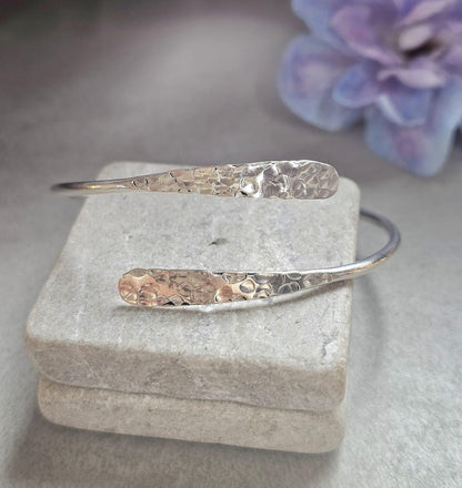 Silver Plated Hammered Bracelet – Adjustable Open Cuff Bangle – Minimalist Delicate Jewellery – Gift for Her – Textured Stackable Bracelet