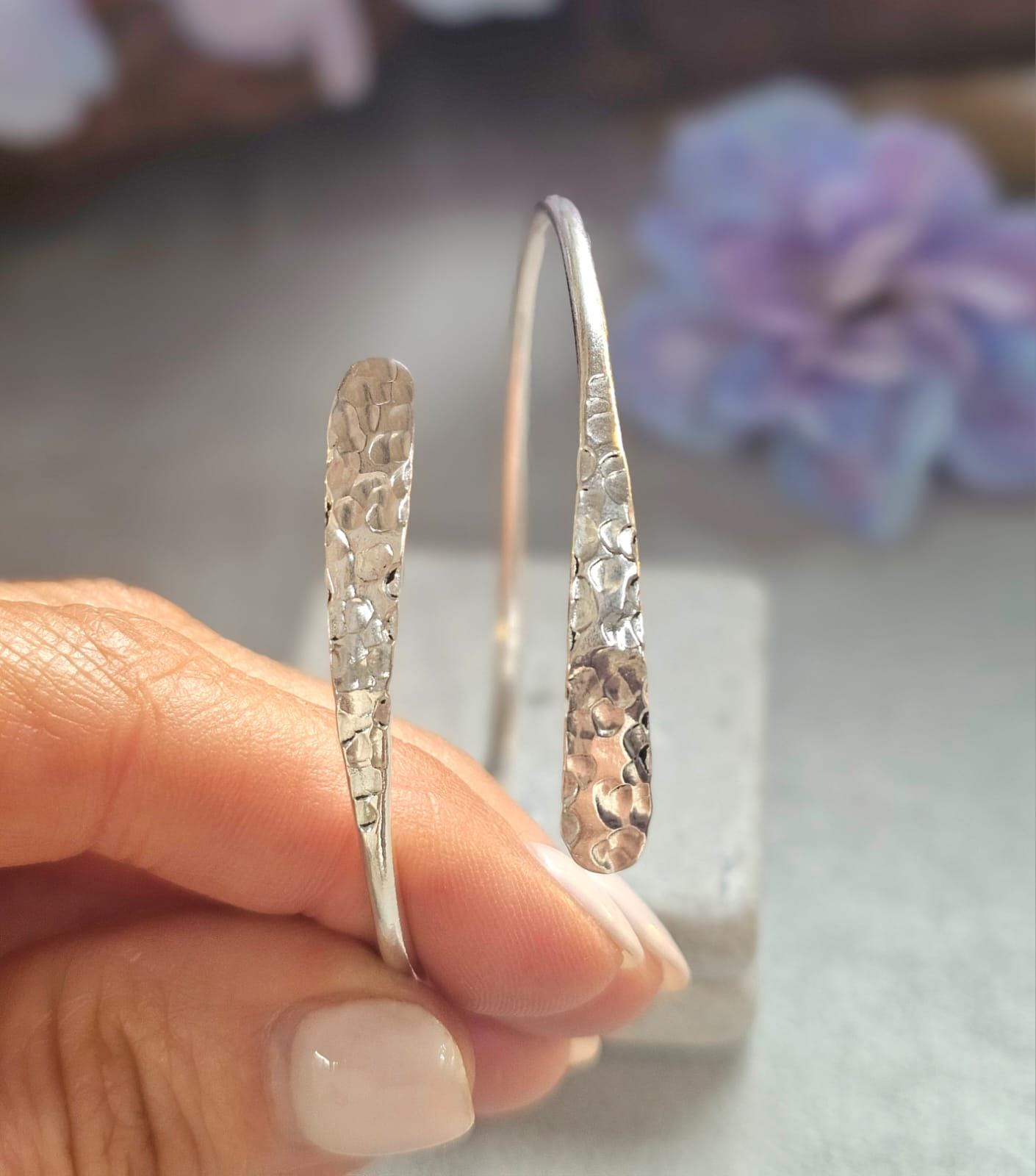 Silver Plated Hammered Bracelet – Adjustable Open Cuff Bangle – Minimalist Delicate Jewellery – Gift for Her – Textured Stackable Bracelet
