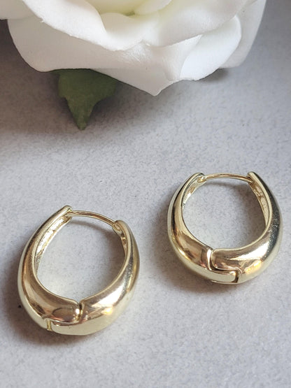 18K Gold Plated Hoop Earrings | Lightweight Chunky Huggie Hoops | Minimalist Everyday Gold Earrings | Small Oval Hoops | Gift for Her