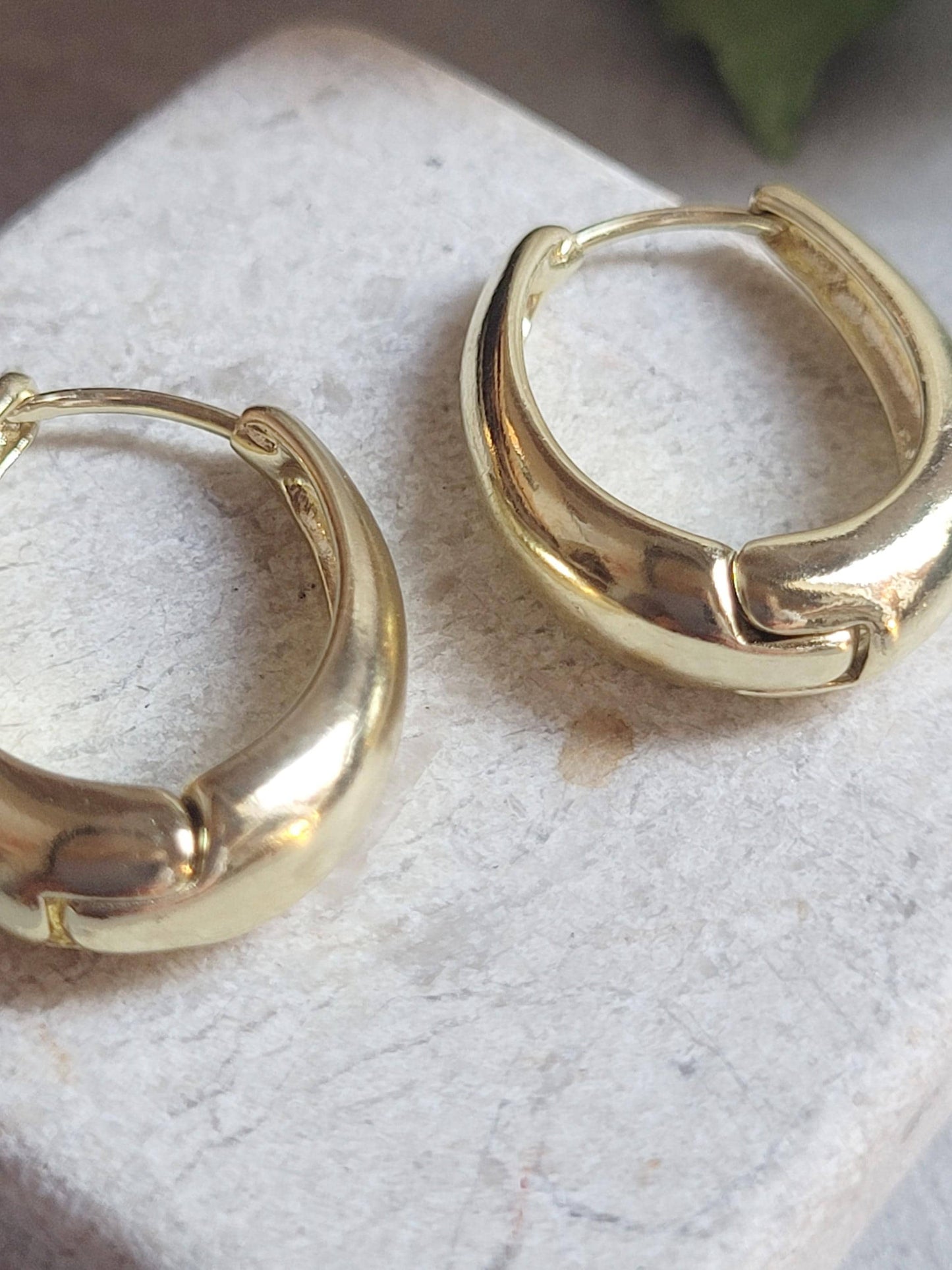 18K Gold Plated Hoop Earrings | Lightweight Chunky Huggie Hoops | Minimalist Everyday Gold Earrings | Small Oval Hoops | Gift for Her
