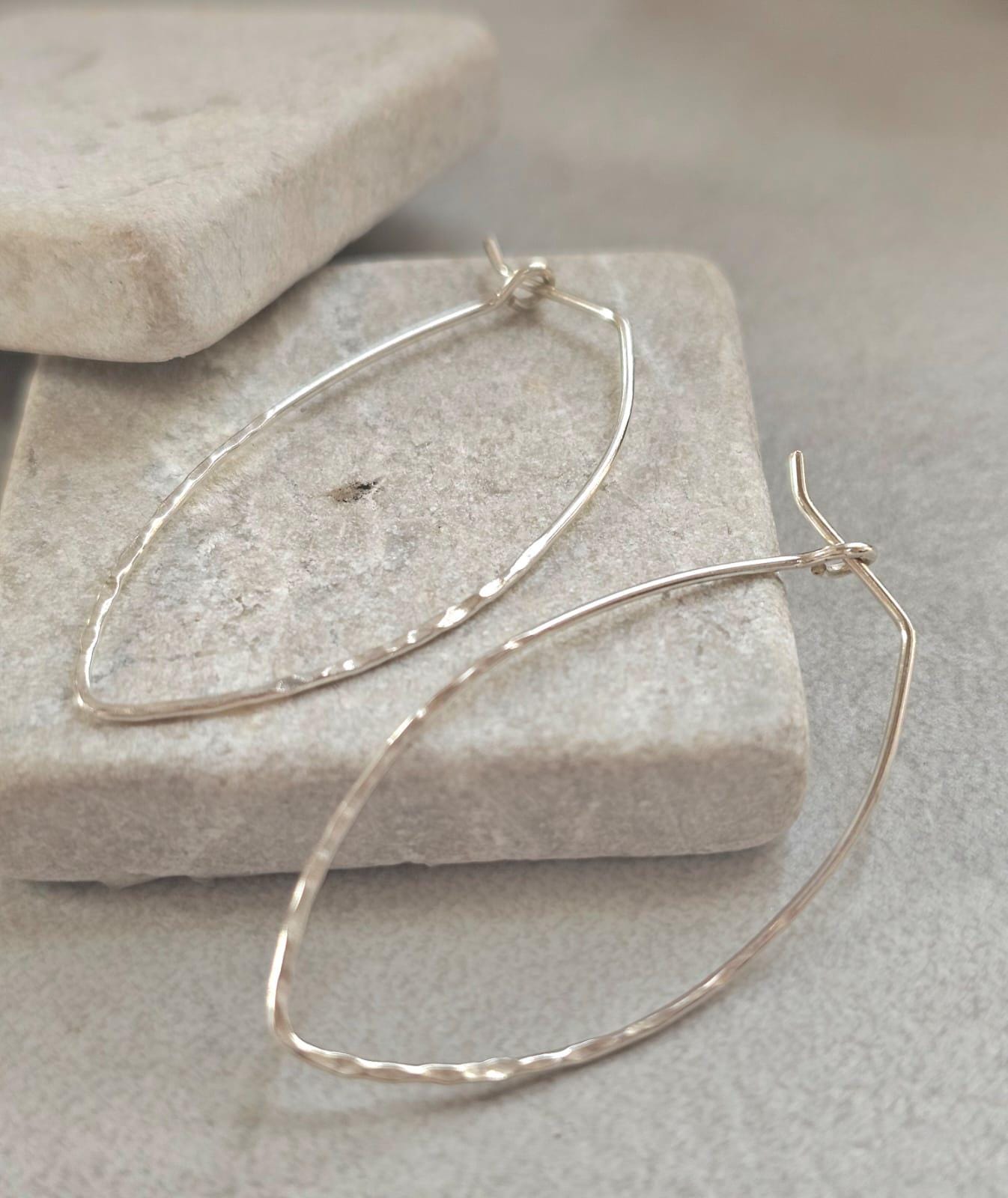 Silver Hoop Earrings, Lightweight Hammered Hoops, Minimalist Silver Earrings, Geometric Oval Hoops, Everyday Jewellery, Gift for Her