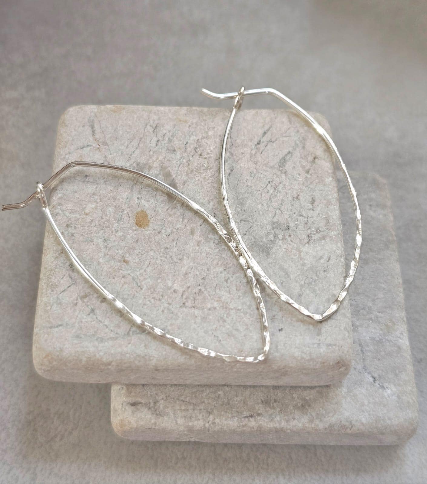Silver Hoop Earrings, Lightweight Hammered Hoops, Minimalist Silver Earrings, Geometric Oval Hoops, Everyday Jewellery, Gift for Her