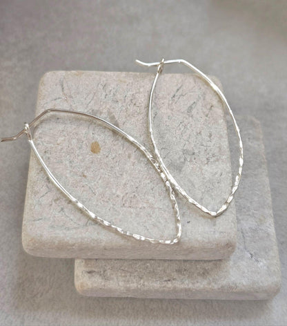 Silver Hoop Earrings, Lightweight Hammered Hoops, Minimalist Silver Earrings, Geometric Oval Hoops, Everyday Jewellery, Gift for Her