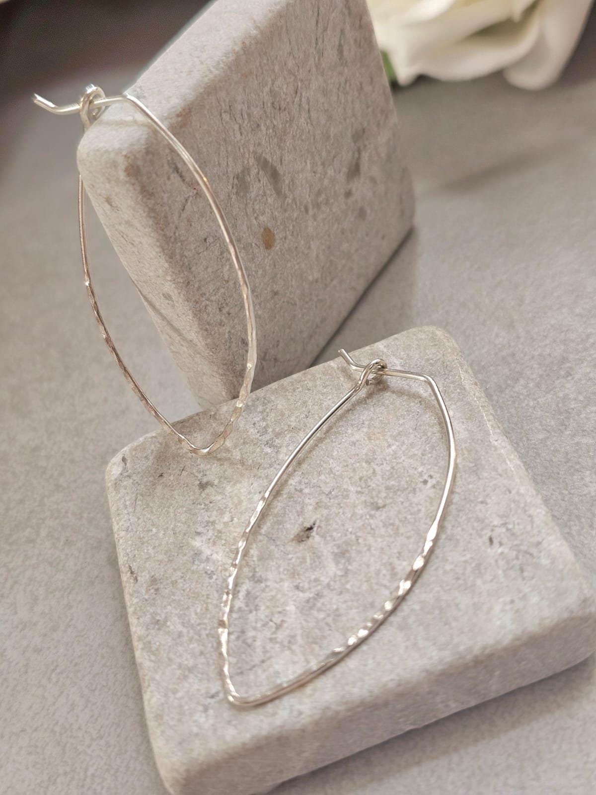 Silver Hoop Earrings, Lightweight Hammered Hoops, Minimalist Silver Earrings, Geometric Oval Hoops, Everyday Jewellery, Gift for Her
