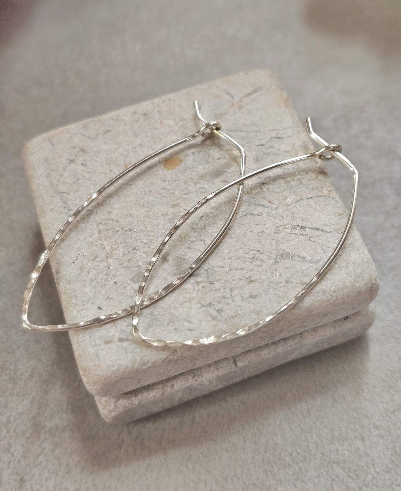 Silver Hoop Earrings, Lightweight Hammered Hoops, Minimalist Silver Earrings, Geometric Oval Hoops, Everyday Jewellery, Gift for Her
