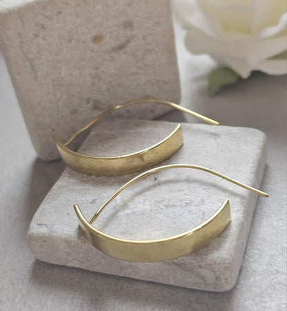 Small Brass Hoop Earrings, Minimalist Gold Hoops, Boho Brass Earrings, Lightweight Everyday Jewellery, Modern Crescent Hoops, Gift for Her