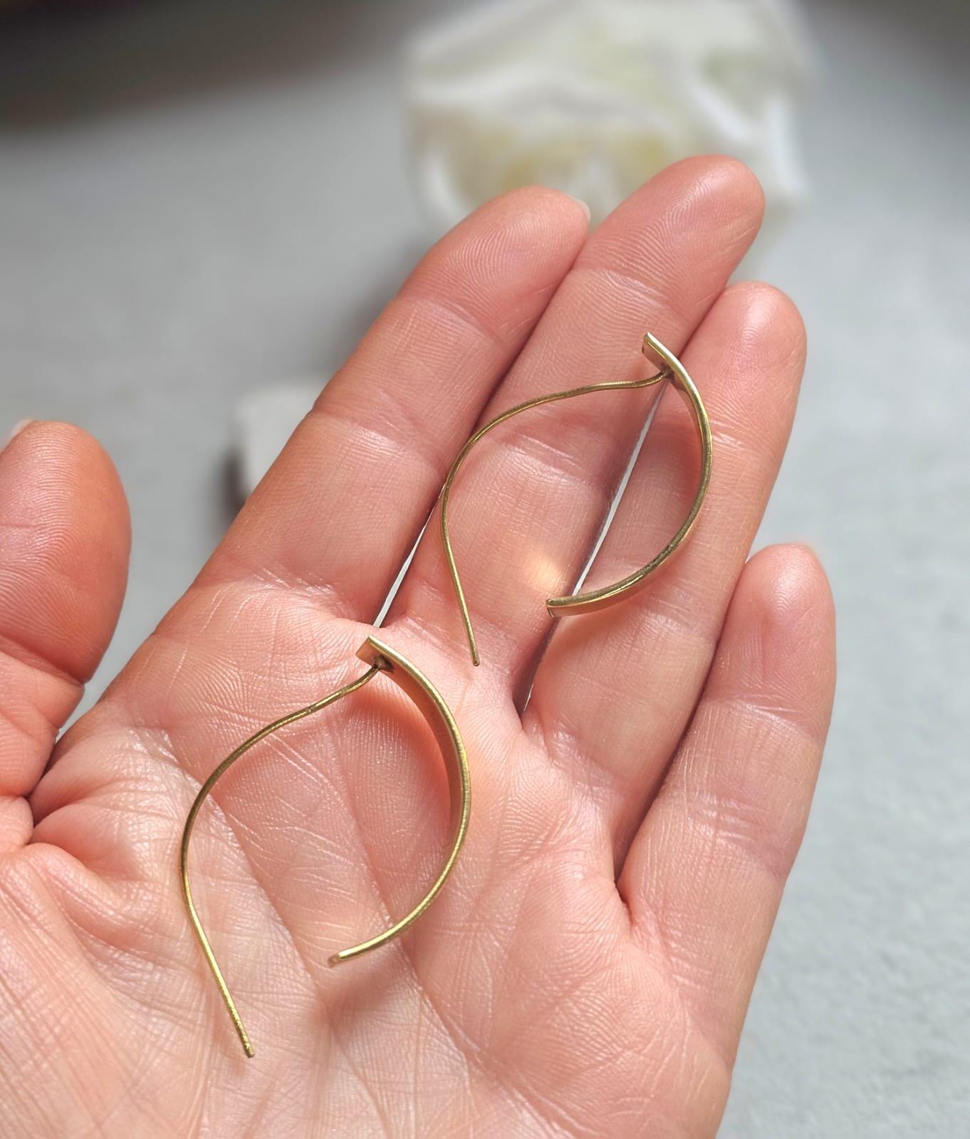 Small Brass Hoop Earrings, Minimalist Gold Hoops, Boho Brass Earrings, Lightweight Everyday Jewellery, Modern Crescent Hoops, Gift for Her