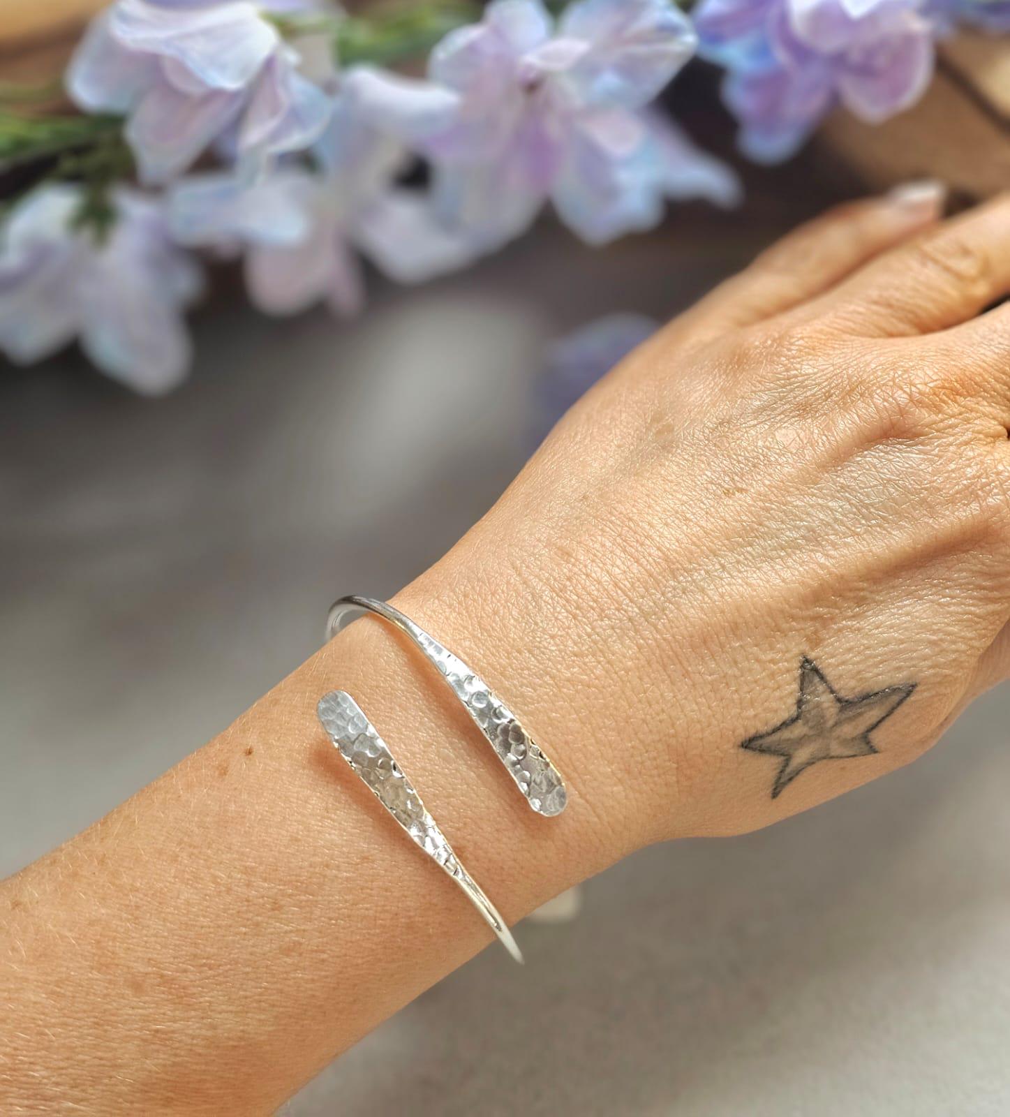 Silver Plated Hammered Bracelet – Adjustable Open Cuff Bangle – Minimalist Delicate Jewellery – Gift for Her – Textured Stackable Bracelet