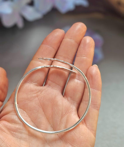 Silver Plated Hammered Bracelet – Adjustable Open Cuff Bangle – Minimalist Delicate Jewellery – Gift for Her – Textured Stackable Bracelet