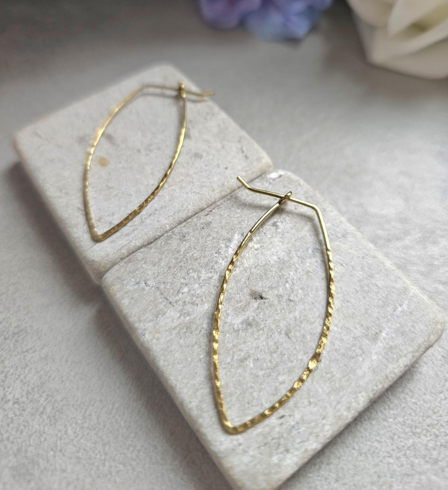 Raw Brass Minimalist Hoop Earrings, Lightweight Hoops, Hammered Brass Earrings, Everyday Simple Jewellery, Nickel & Lead Free