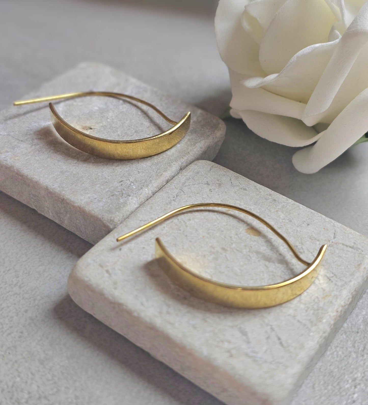 Small Brass Hoop Earrings, Minimalist Gold Hoops, Boho Brass Earrings, Lightweight Everyday Jewellery, Modern Crescent Hoops, Gift for Her