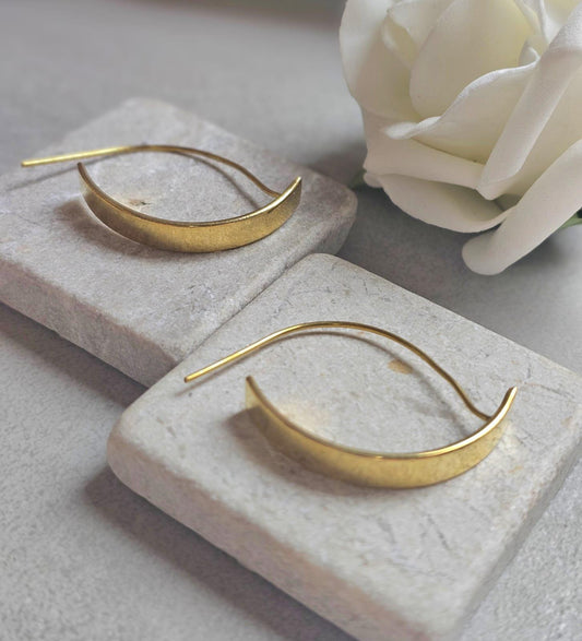 Small Brass Hoop Earrings, Minimalist Gold Hoops, Boho Brass Earrings, Lightweight Everyday Jewellery, Modern Crescent Hoops, Gift for Her