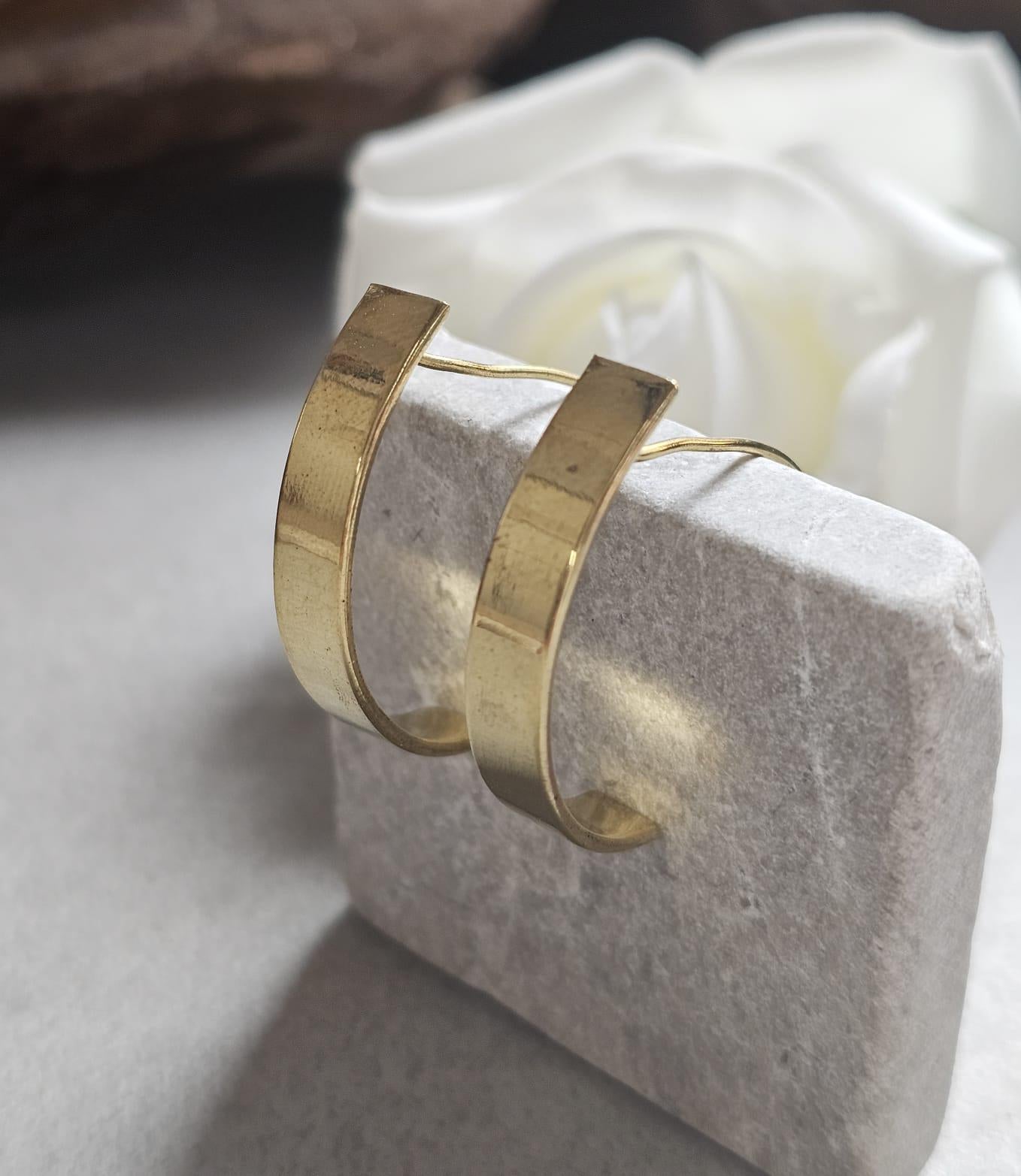 Small Brass Hoop Earrings, Minimalist Gold Hoops, Boho Brass Earrings, Lightweight Everyday Jewellery, Modern Crescent Hoops, Gift for Her