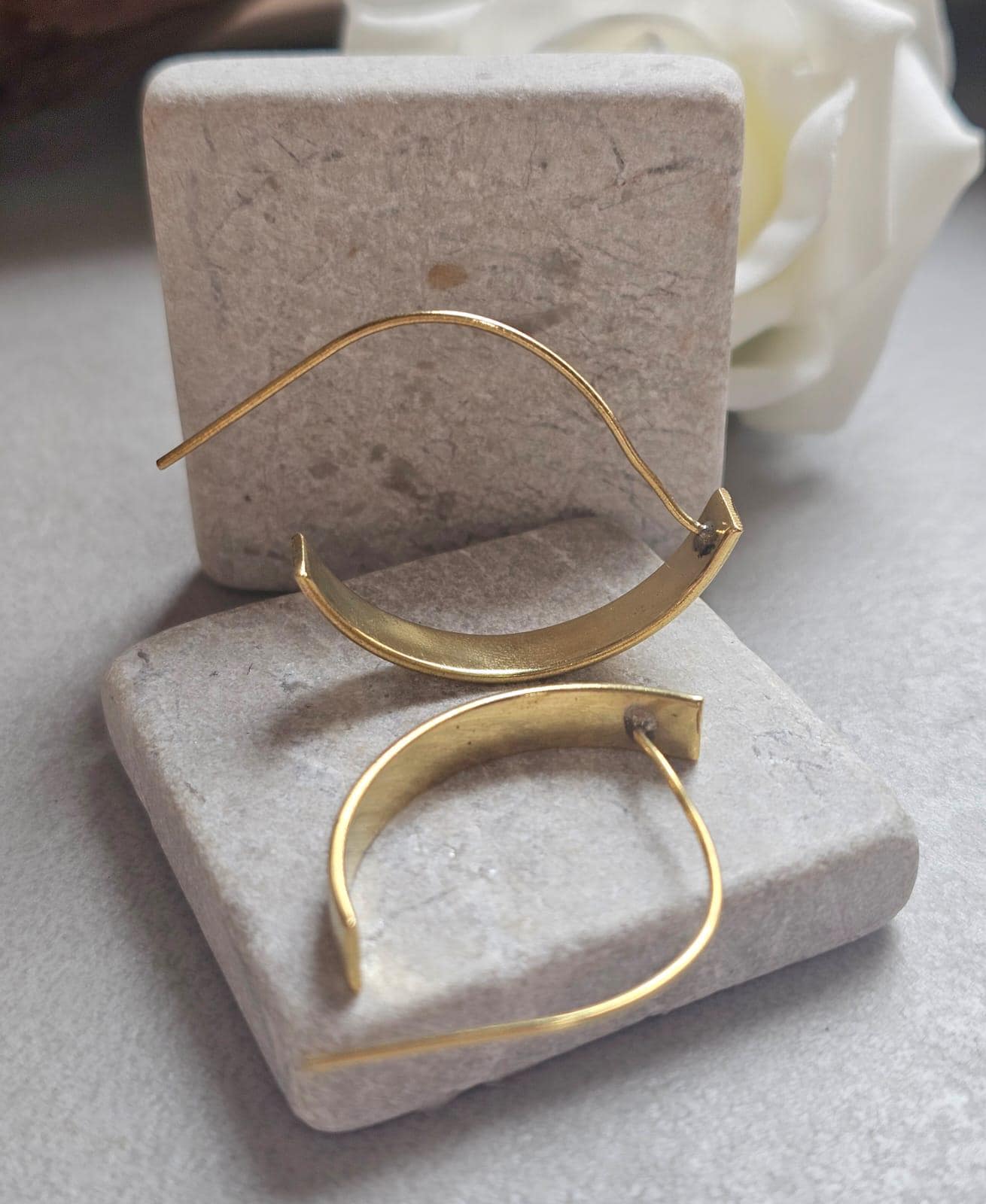 Small Brass Hoop Earrings, Minimalist Gold Hoops, Boho Brass Earrings, Lightweight Everyday Jewellery, Modern Crescent Hoops, Gift for Her