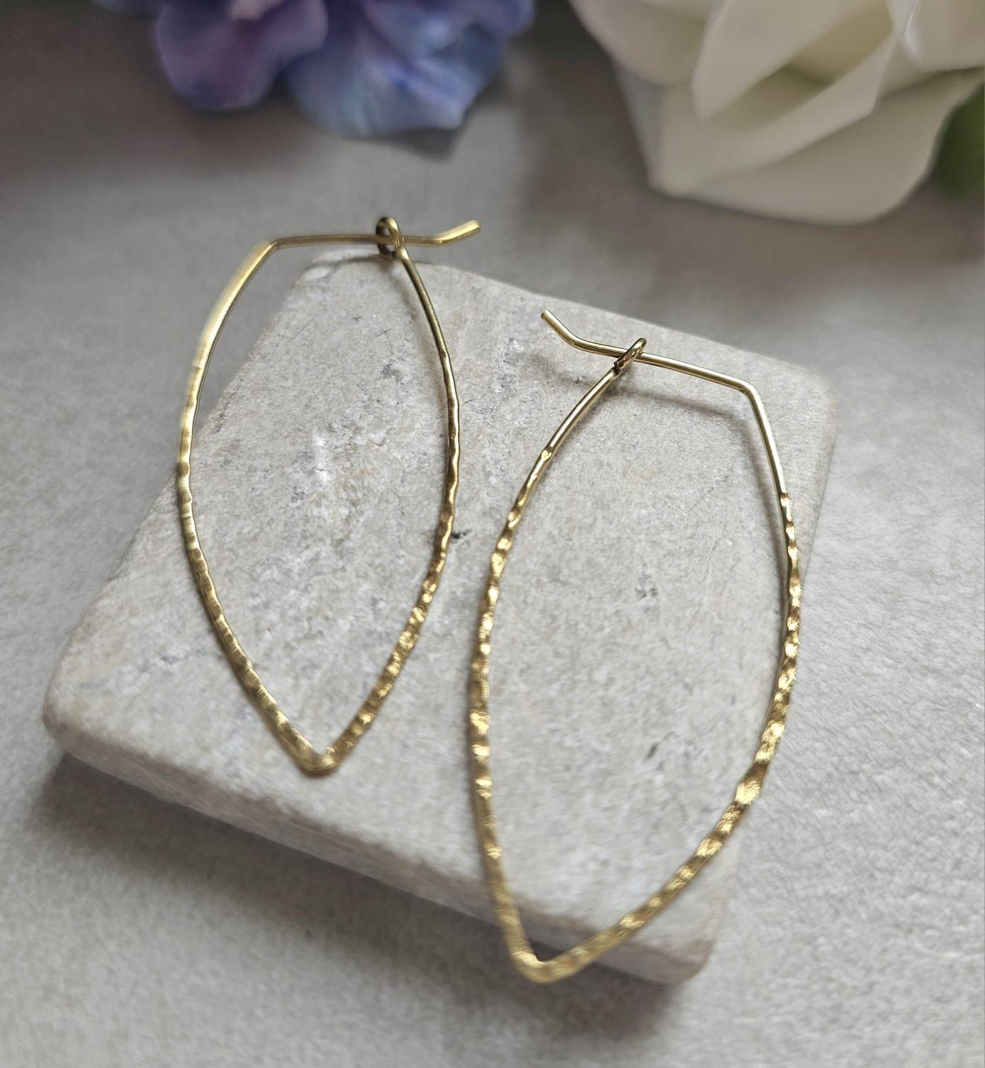 Raw Brass Minimalist Hoop Earrings, Lightweight Hoops, Hammered Brass Earrings, Everyday Simple Jewellery, Nickel & Lead Free