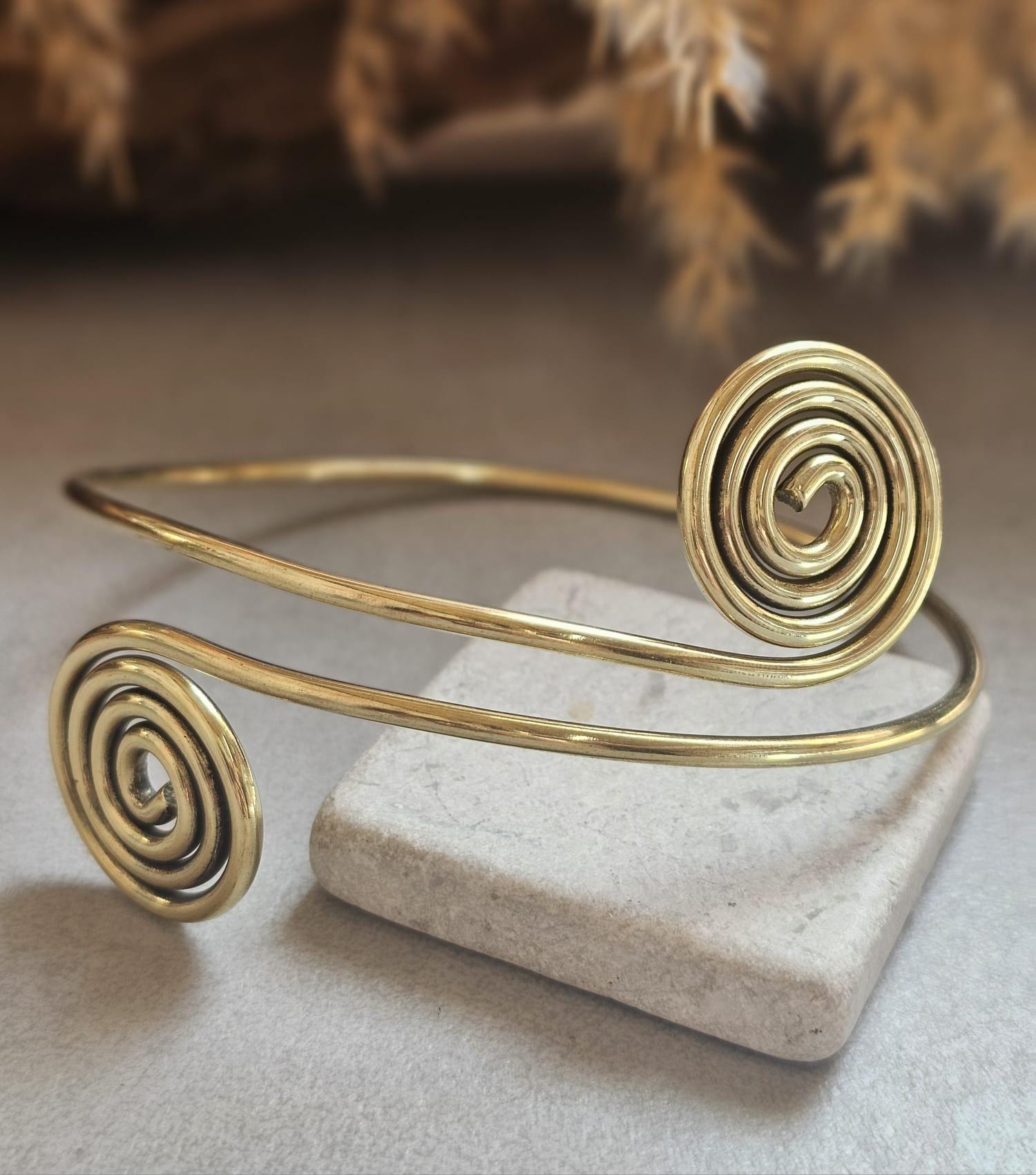 Handmade Raw Brass Upper Arm Bracelet – Spiral Swirl Arm Cuff, Adjustable Boho Arm Band, Festival Jewellery, Brass Armband for Women