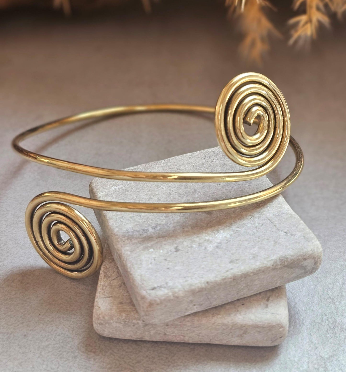 Handmade Raw Brass Upper Arm Bracelet – Spiral Swirl Arm Cuff, Adjustable Boho Arm Band, Festival Jewellery, Brass Armband for Women