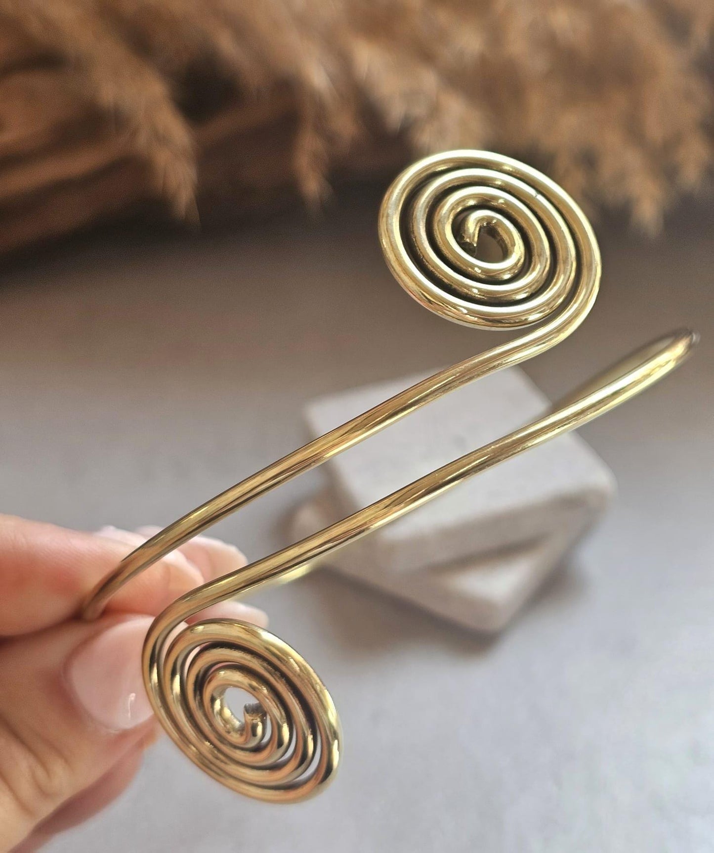 Handmade Raw Brass Upper Arm Bracelet – Spiral Swirl Arm Cuff, Adjustable Boho Arm Band, Festival Jewellery, Brass Armband for Women