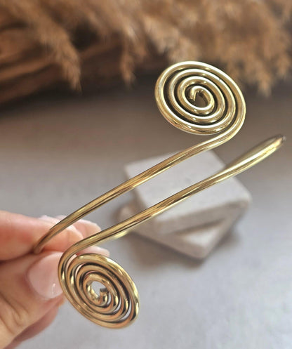 Handmade Raw Brass Upper Arm Bracelet – Spiral Swirl Arm Cuff, Adjustable Boho Arm Band, Festival Jewellery, Brass Armband for Women