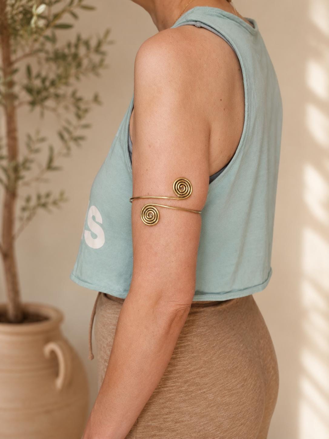 Handmade Raw Brass Upper Arm Bracelet – Spiral Swirl Arm Cuff, Adjustable Boho Arm Band, Festival Jewellery, Brass Armband for Women