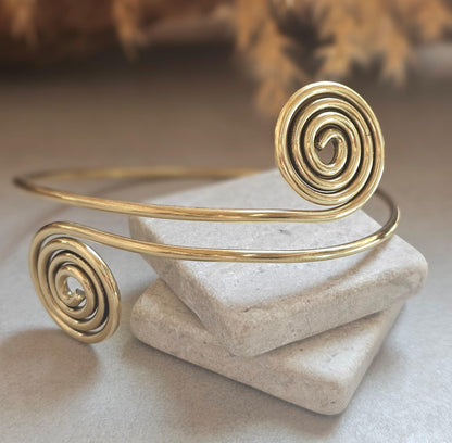 Handmade Raw Brass Upper Arm Bracelet – Spiral Swirl Arm Cuff, Adjustable Boho Arm Band, Festival Jewellery, Brass Armband for Women
