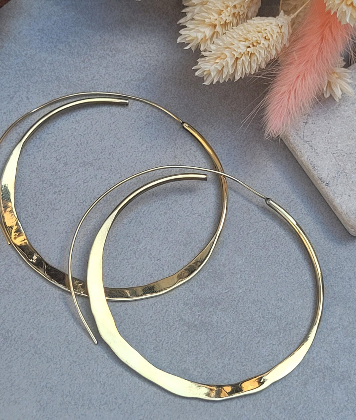 Raw Brass Hammered Hoop Earrings, Lightweight Minimalist Hoops, Large Everyday Earrings, Boho Jewellery, Statement Earrings, Gift for Her