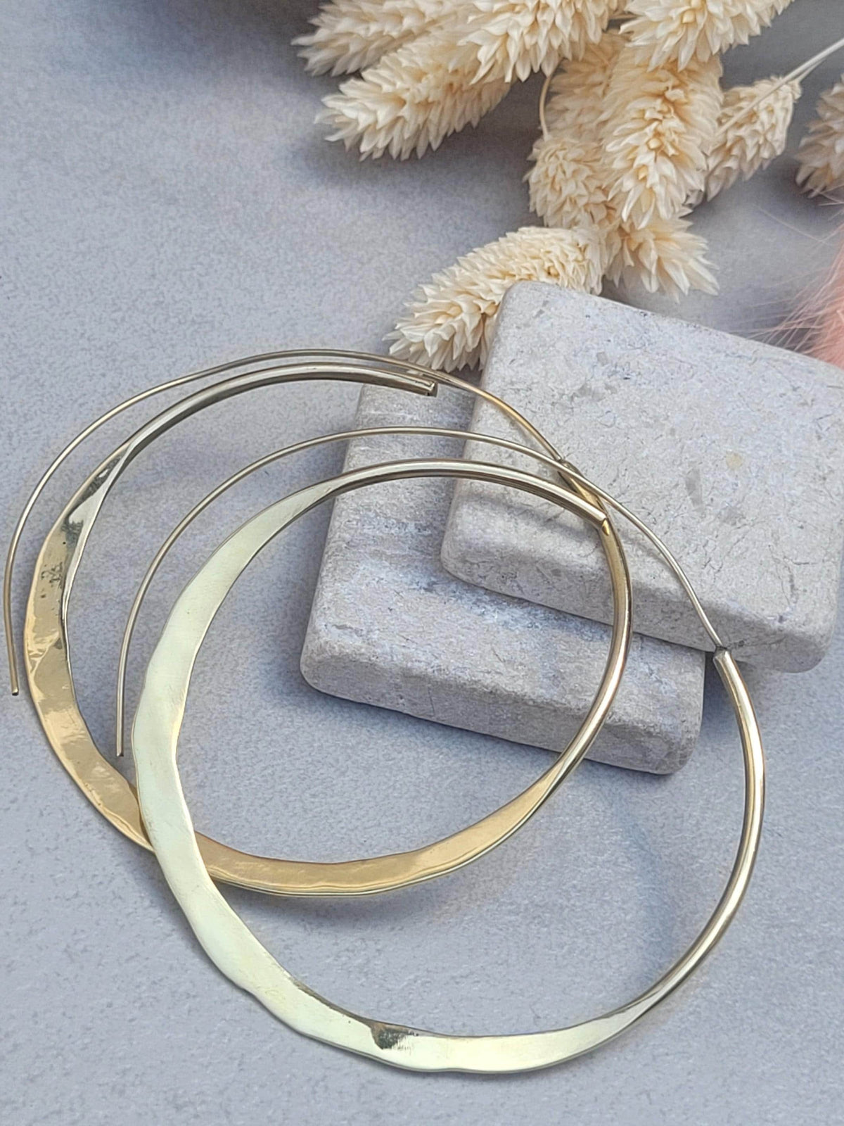 Raw Brass Hammered Hoop Earrings, Lightweight Minimalist Hoops, Large Everyday Earrings, Boho Jewellery, Statement Earrings, Gift for Her