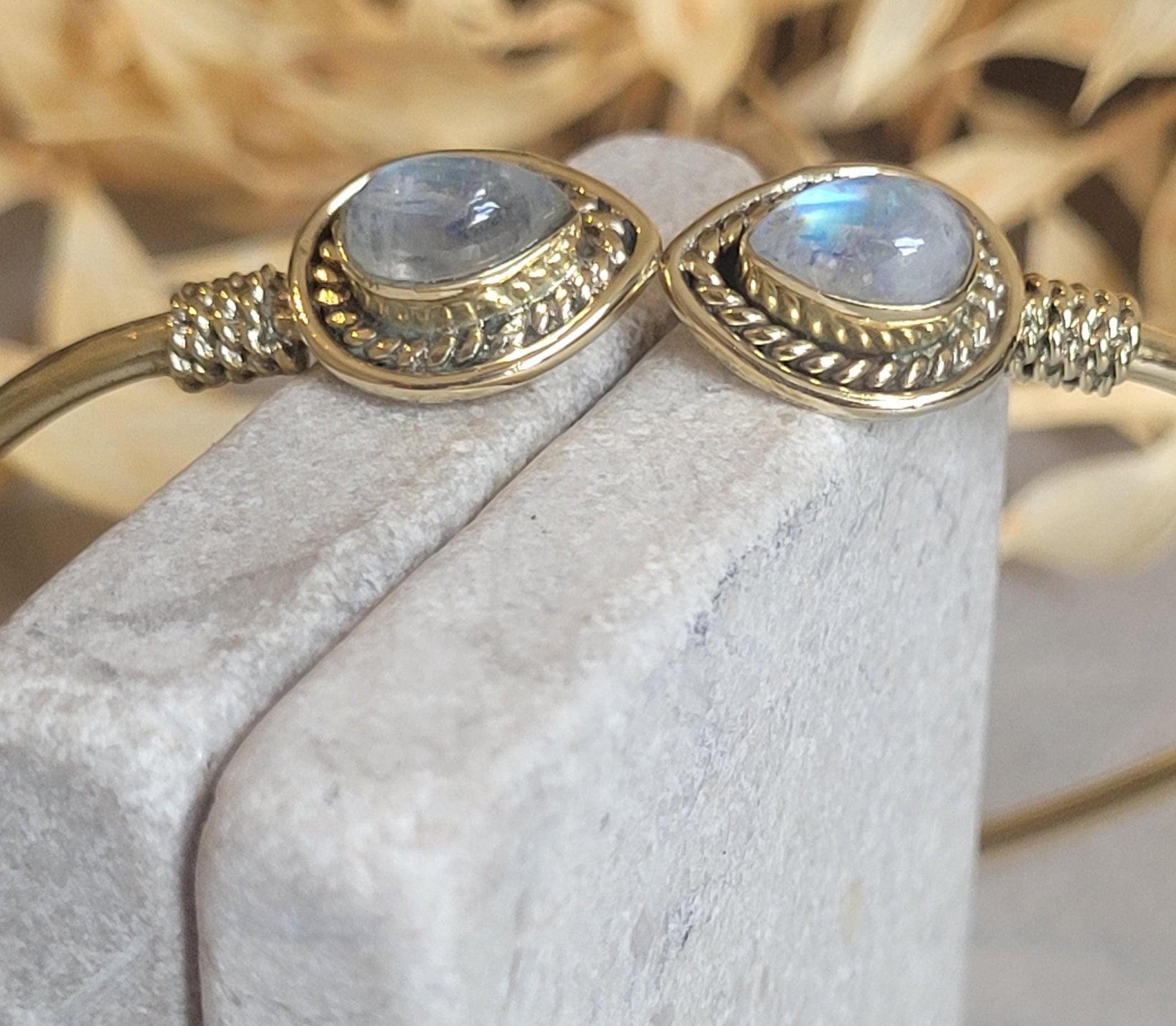 Raw Brass Teardrop Cuff Bracelet, Minimalist Gold Open Bangle, Adjustable Stacking Bracelet, Boho Jewellery, Gift for Her