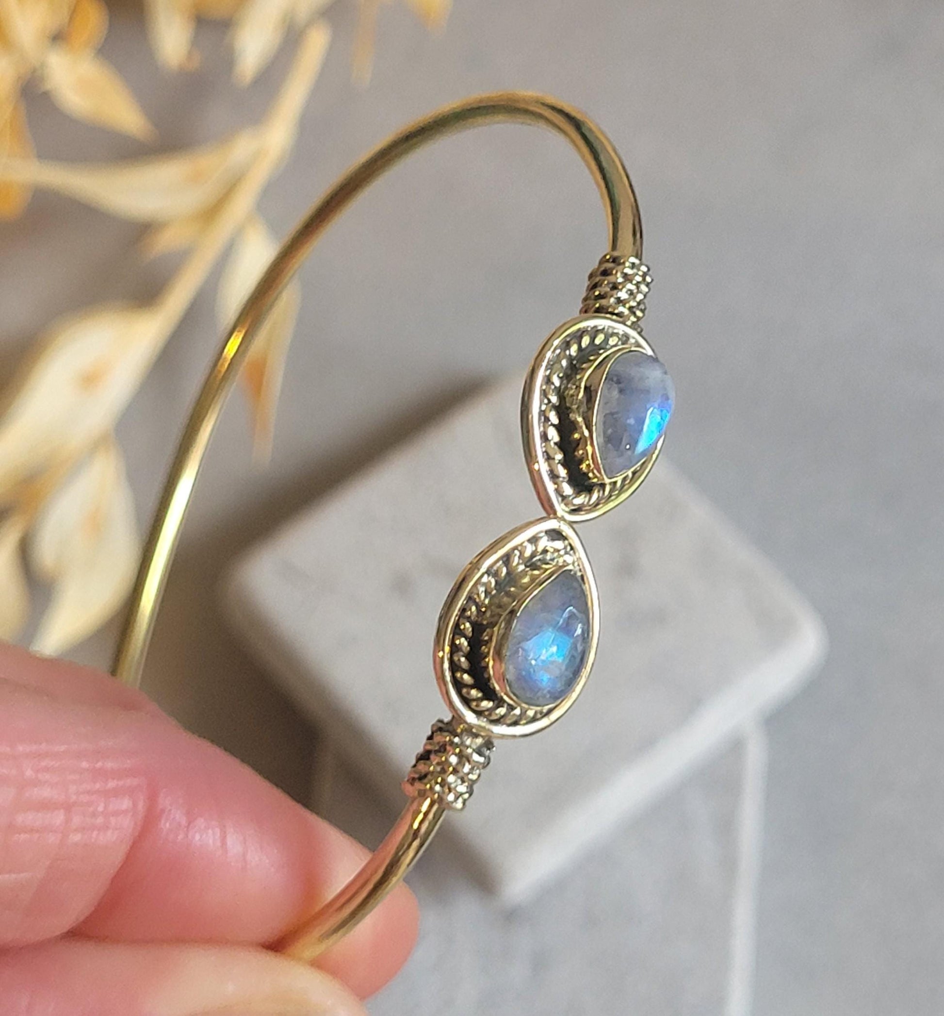 Raw Brass Teardrop Cuff Bracelet, Minimalist Gold Open Bangle, Adjustable Stacking Bracelet, Boho Jewellery, Gift for Her