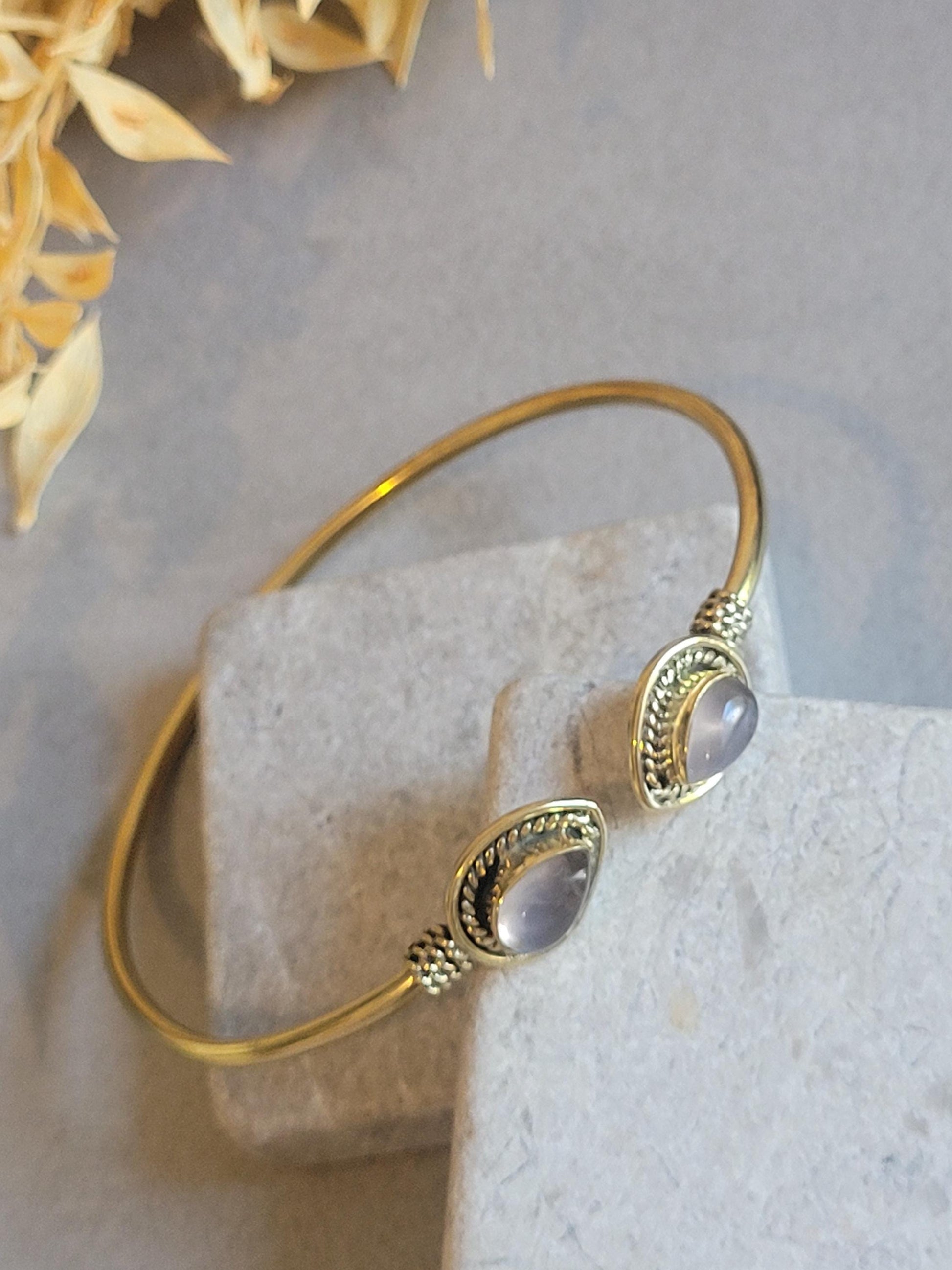 Raw Brass Teardrop Cuff Bracelet, Minimalist Gold Open Bangle, Adjustable Stacking Bracelet, Boho Jewellery, Gift for Her