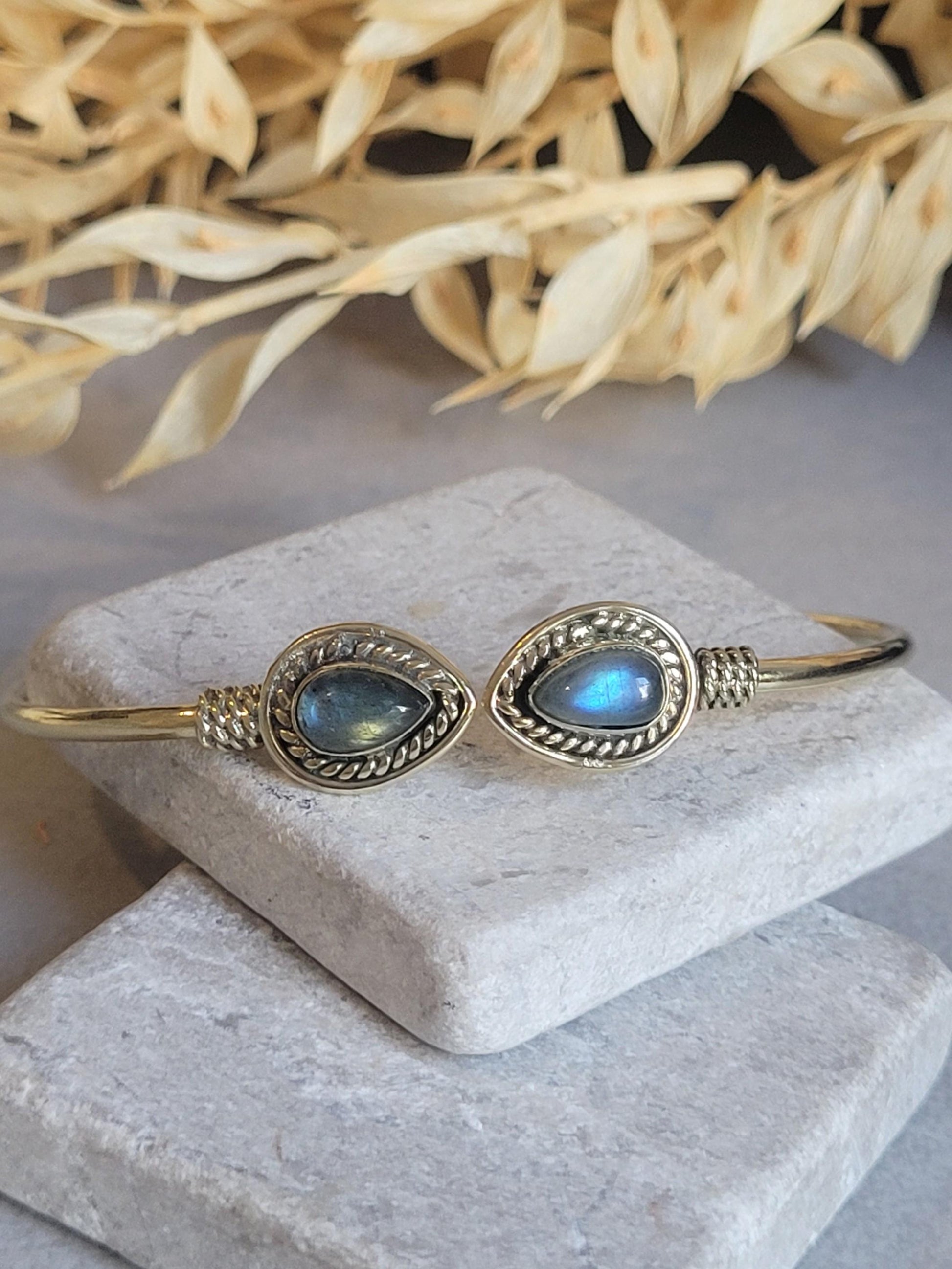 Raw Brass Teardrop Cuff Bracelet, Minimalist Open Bangle, Adjustable Boho Bracelet, Everyday Jewellery, Gift for Her