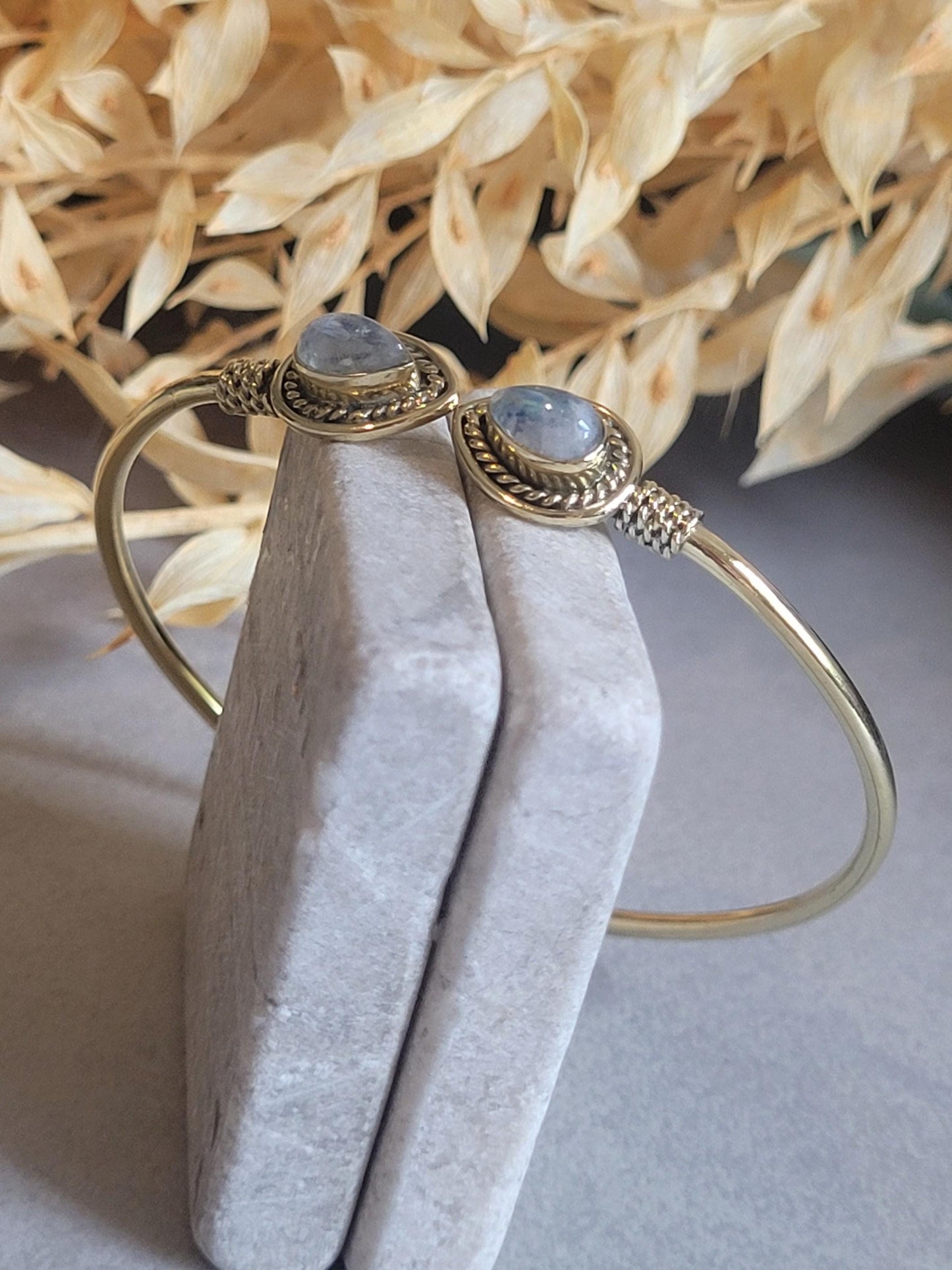 Raw Brass Teardrop Cuff Bracelet, Minimalist Gold Open Bangle, Adjustable Stacking Bracelet, Boho Jewellery, Gift for Her